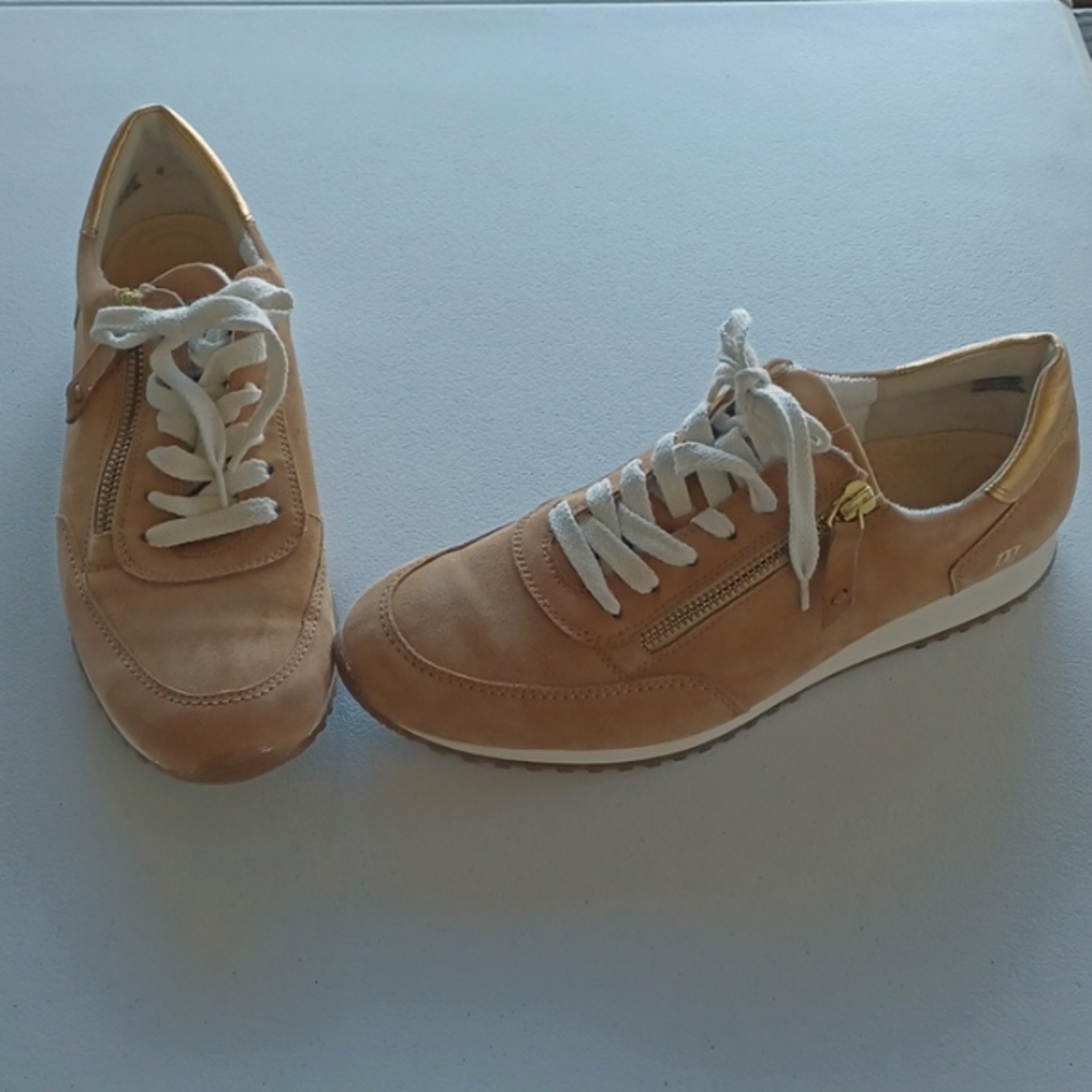 Paul Green Tan Leather Lace-Up Sneakers
